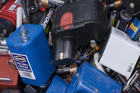 昌都锂电池回收-上门回收铁锂电池-高价汽车电池回收